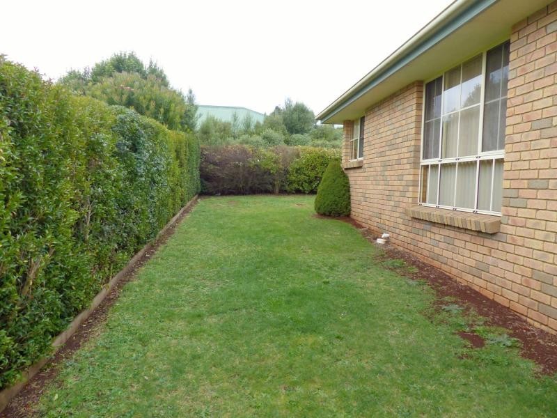 2/9 Gleadow Street, Deloraine TAS 7304