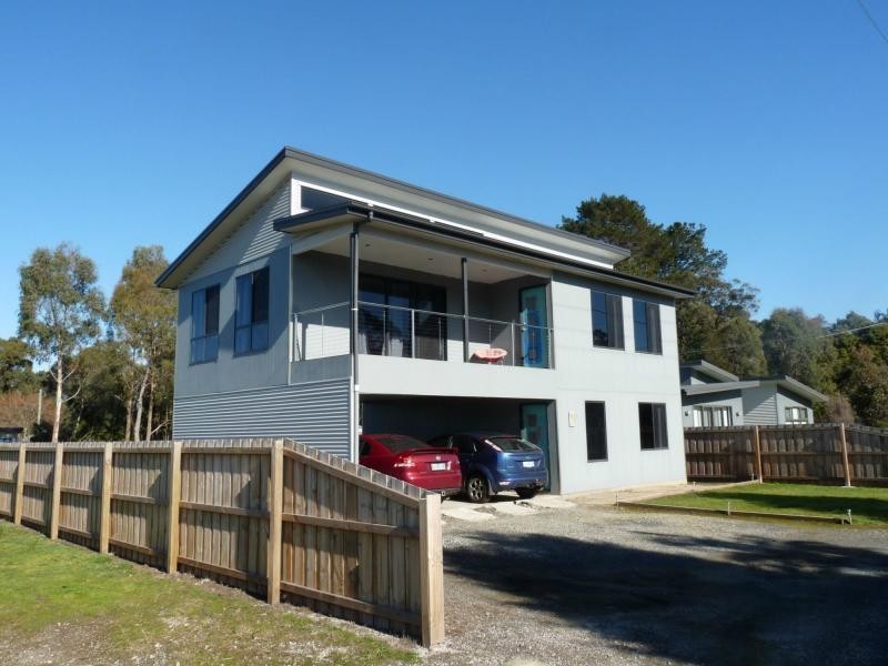15 Nairana Street, Gravelly Beach TAS 7276