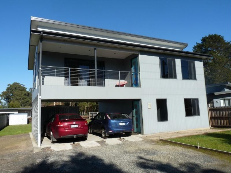 15 Nairana Street, Gravelly Beach TAS 7276