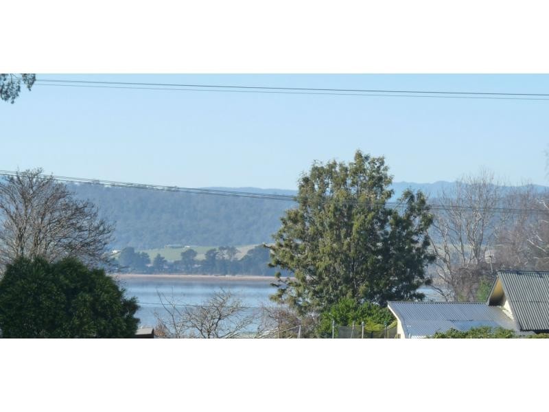 15 Nairana Street, Gravelly Beach TAS 7276