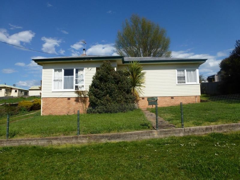73 East Barrack Street, Deloraine TAS 7304