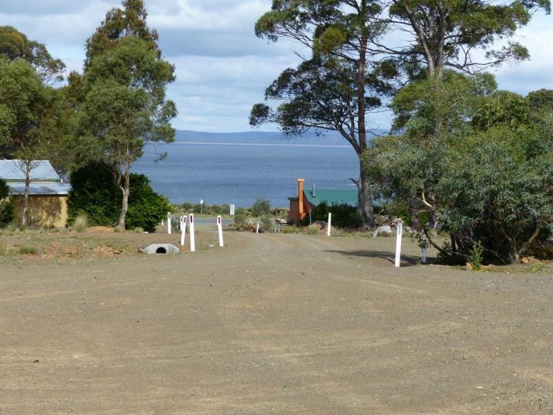 13 Johnstone Road, Doctors Point TAS 7304