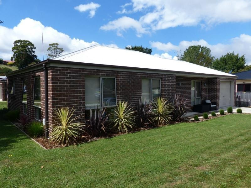 37 West Barrack Street, Deloraine TAS 7304