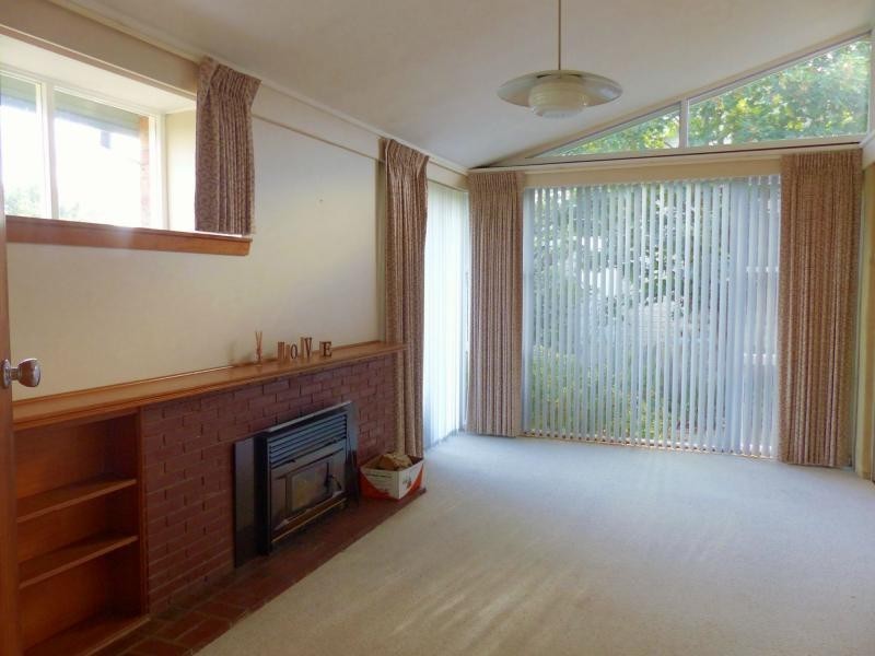 101 Emu Bay Road, Deloraine TAS 7304