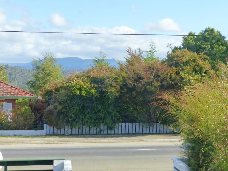 101 Emu Bay Road, Deloraine TAS 7304