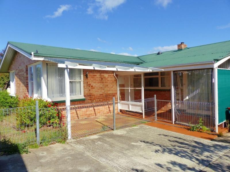 101 Emu Bay Road, Deloraine TAS 7304