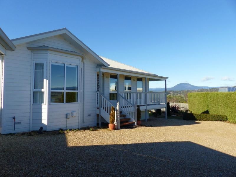 Deloraine TAS 7304