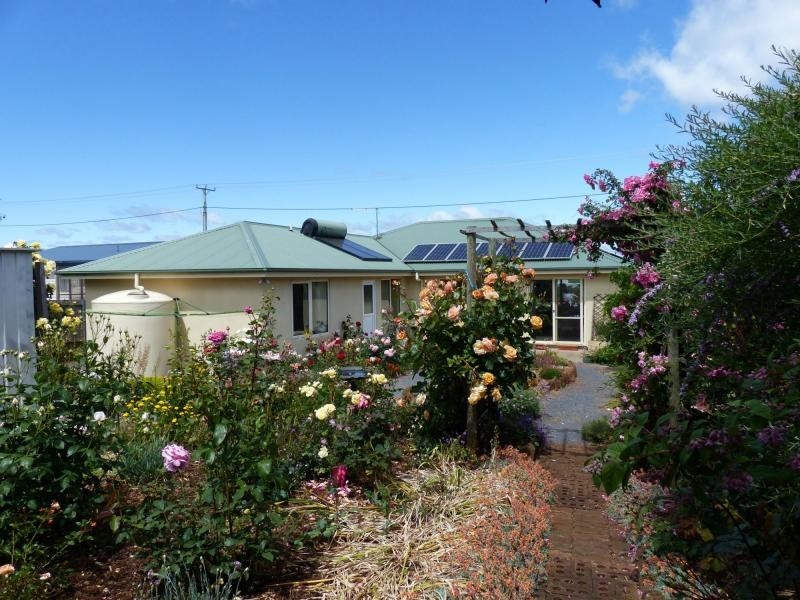 165 Emu Bay Road, Deloraine TAS 7304