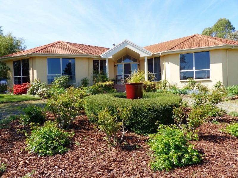 11 Gleadow Street, Deloraine TAS 7304