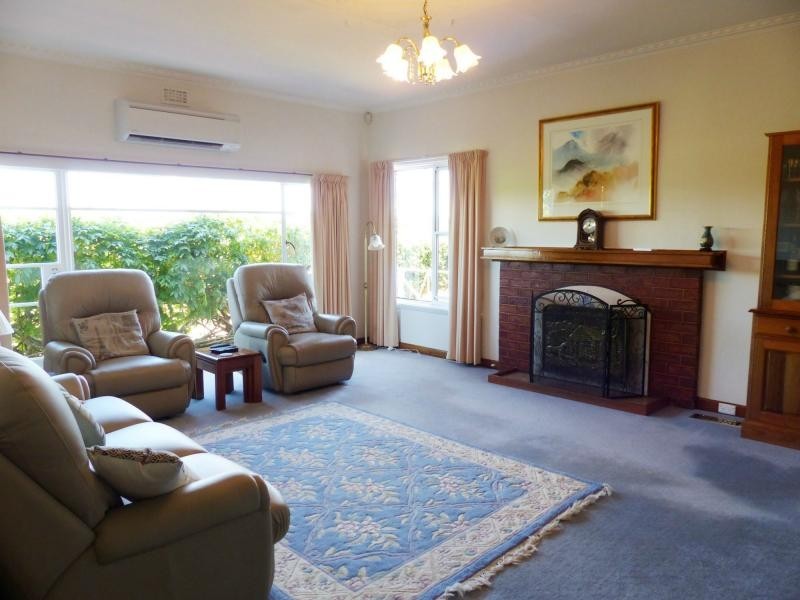 127 Emu Bay Road, Deloraine TAS 7304