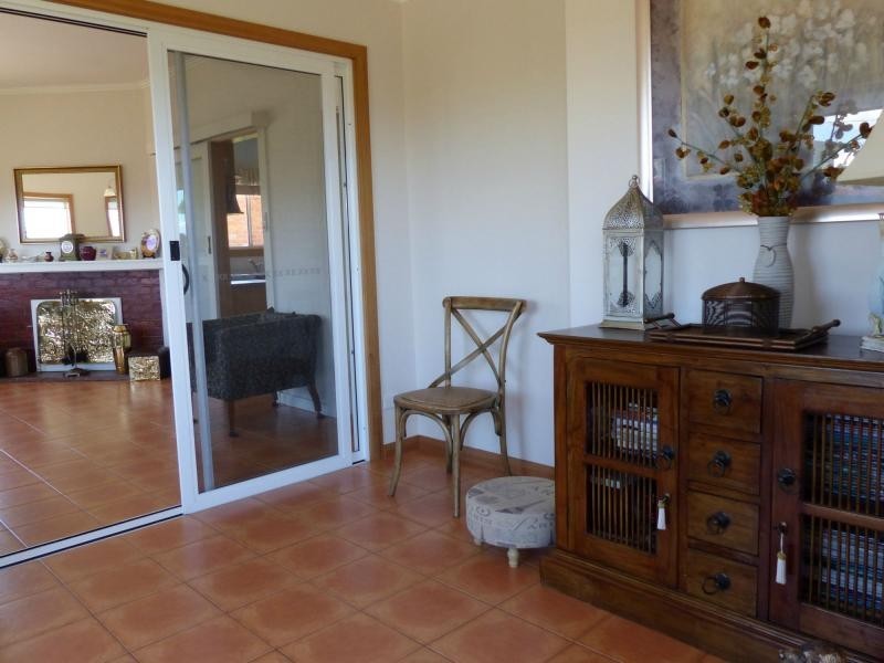 127 Emu Bay Road, Deloraine TAS 7304