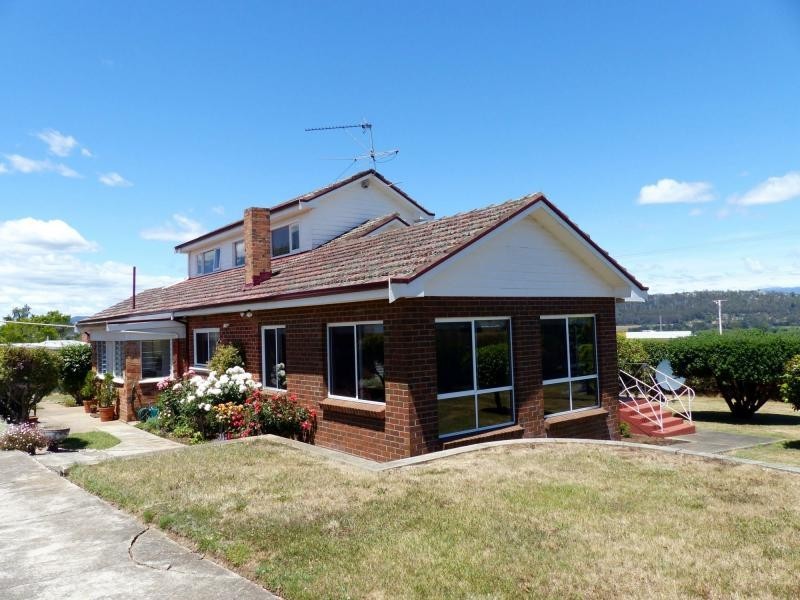 127 Emu Bay Road, Deloraine TAS 7304