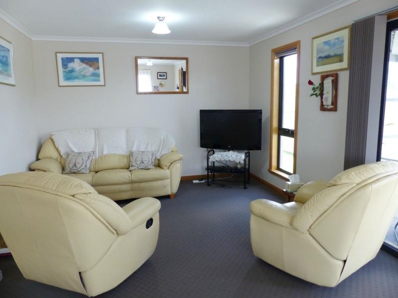 2/105A King Street, Westbury TAS 7303
