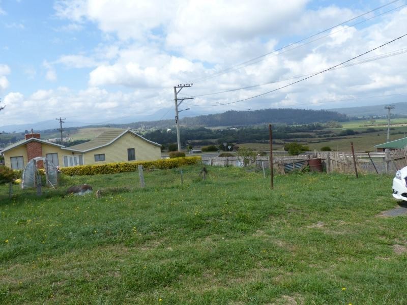 137 Emu Bay Road, Deloraine TAS 7304