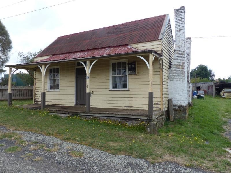 137 Emu Bay Road, Deloraine TAS 7304