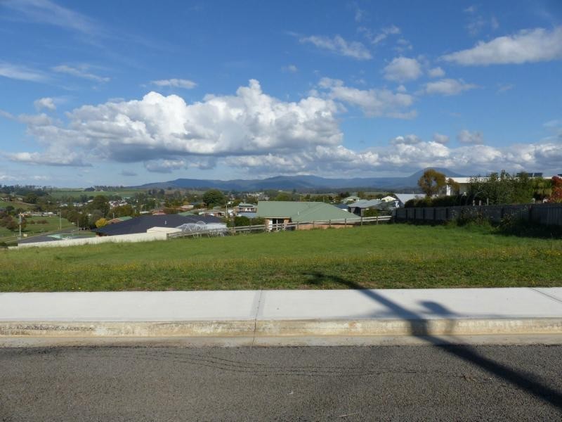 L32 Dry Street, Deloraine TAS 7304