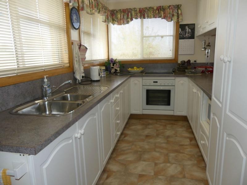 10 Winter Street, Deloraine TAS 7304