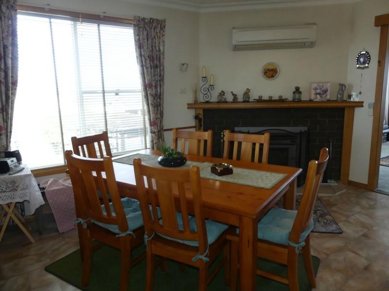 10 Winter Street, Deloraine TAS 7304