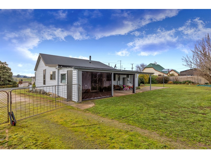 53 East Barrack St, Deloraine TAS 7304