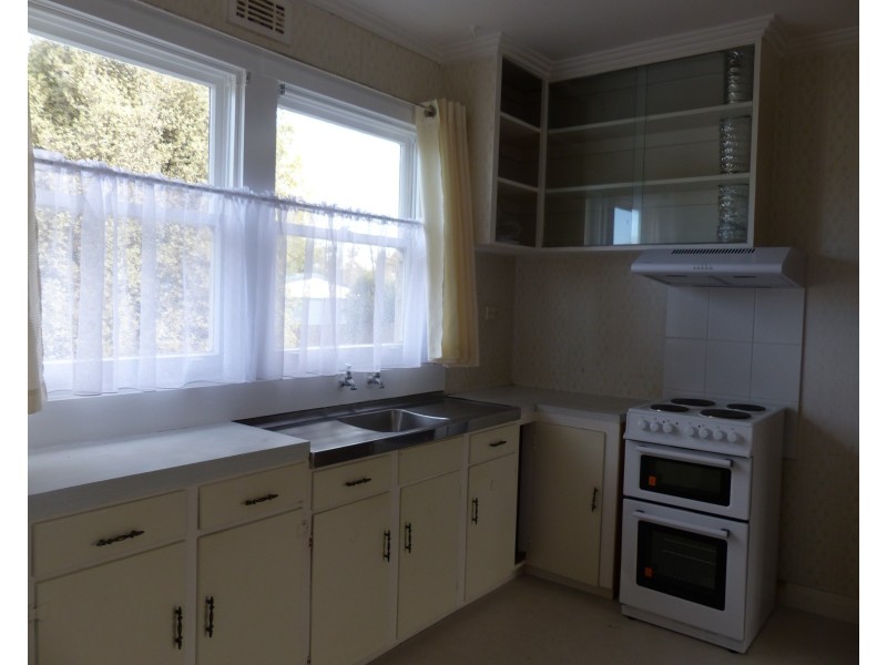 28 West Goderich St, Deloraine TAS 7304