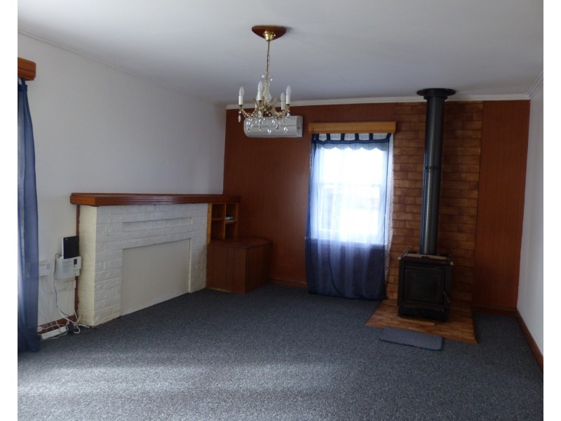 28 West Goderich St, Deloraine TAS 7304