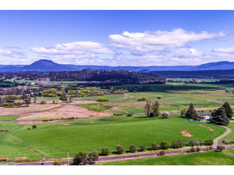 146 Emu Bay Rd, Deloraine TAS 7304