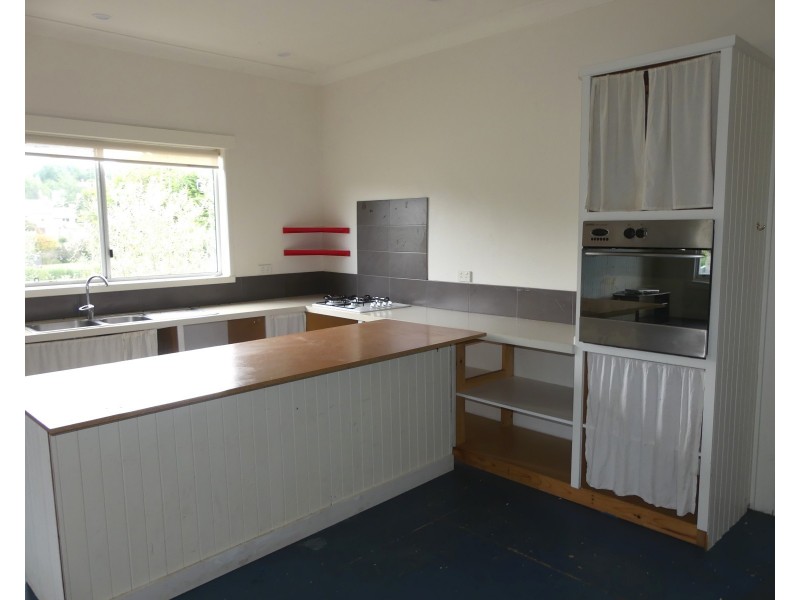 1 West Pde, Deloraine TAS 7304