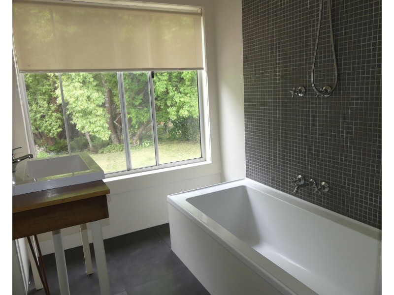 1 West Pde, Deloraine TAS 7304