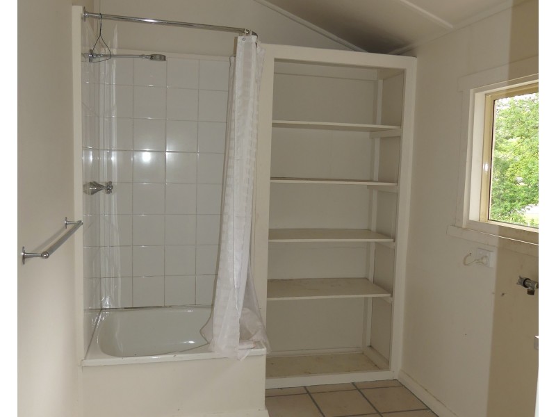 1 West Pde, Deloraine TAS 7304