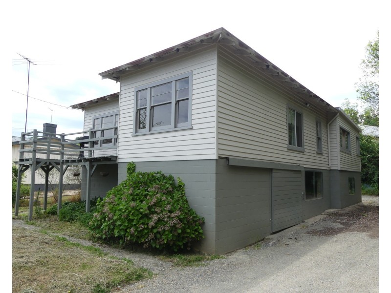 1 West Pde, Deloraine TAS 7304