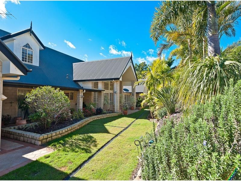 4 Hickory Place, Cedar Creek QLD 4520