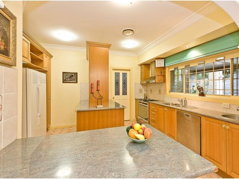 4 Hickory Place, Cedar Creek QLD 4520