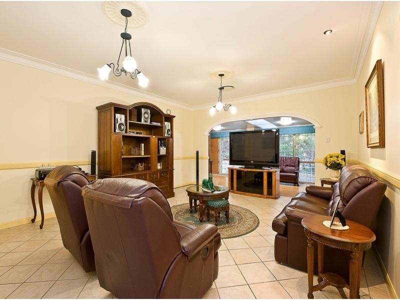 4 Hickory Place, Cedar Creek QLD 4520