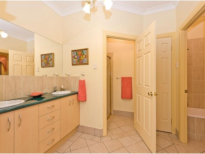 4 Hickory Place, Cedar Creek QLD 4520