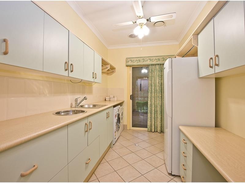 4 Hickory Place, Cedar Creek QLD 4520