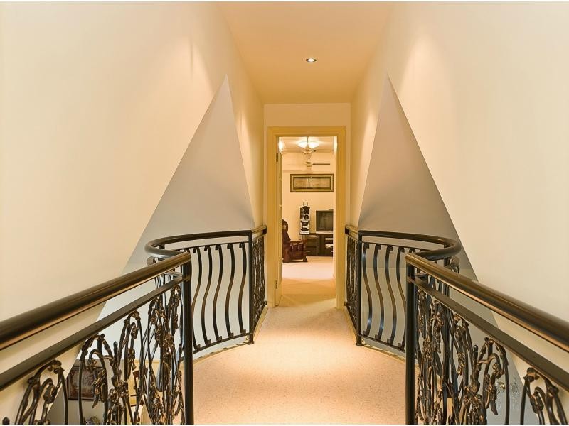 4 Hickory Place, Cedar Creek QLD 4520