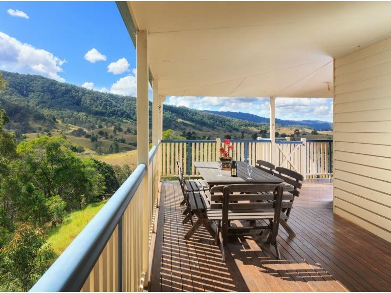 4 Frederick Harris Court, Mount Pleasant QLD 4521