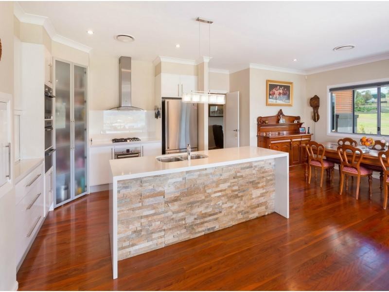 18 Ascot Crescent, Samford Valley QLD 4520