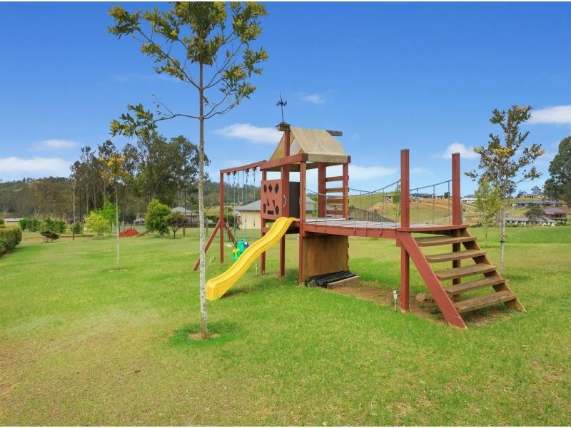 18 Ascot Crescent, Samford Valley QLD 4520