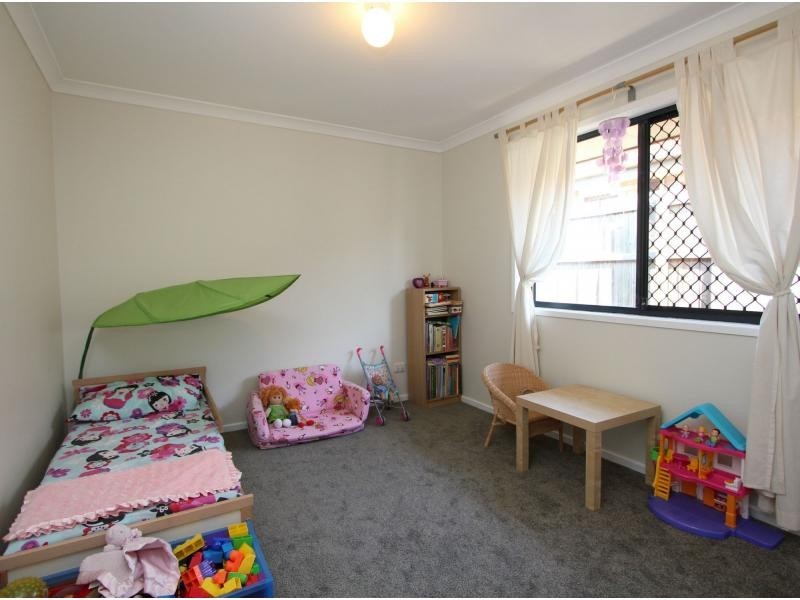33 Blue Mountain Crescent, Warner QLD 4500