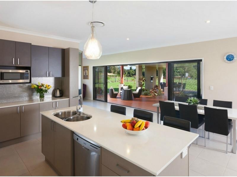 15 Reiners Road, Samford Valley QLD 4520