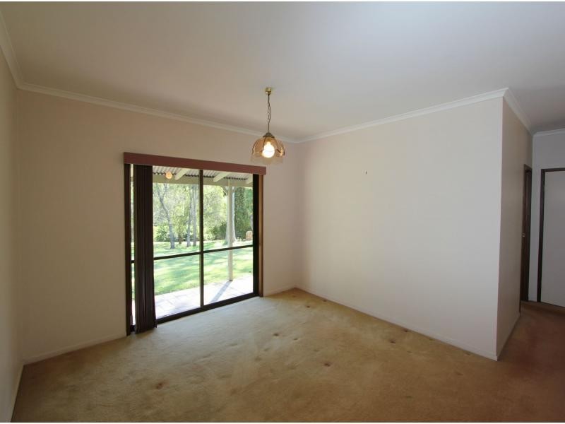 6 Nullamanna Road, Camp Mountain QLD 4520