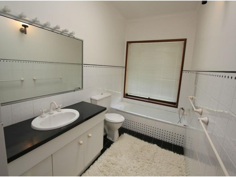 6 Nullamanna Road, Camp Mountain QLD 4520