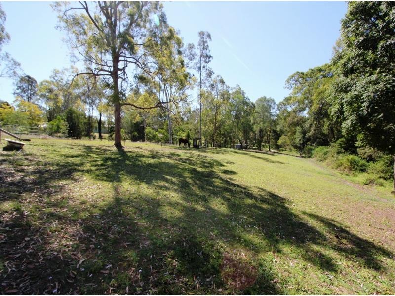 6 Nullamanna Road, Camp Mountain QLD 4520