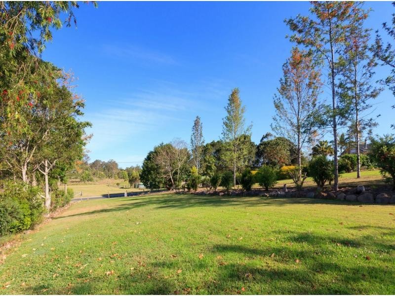 14 Campdraft Place, Dayboro QLD 4521