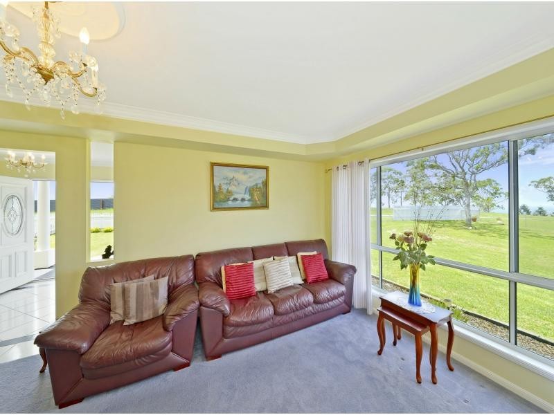4 Dean Drive, Ocean View QLD 4521