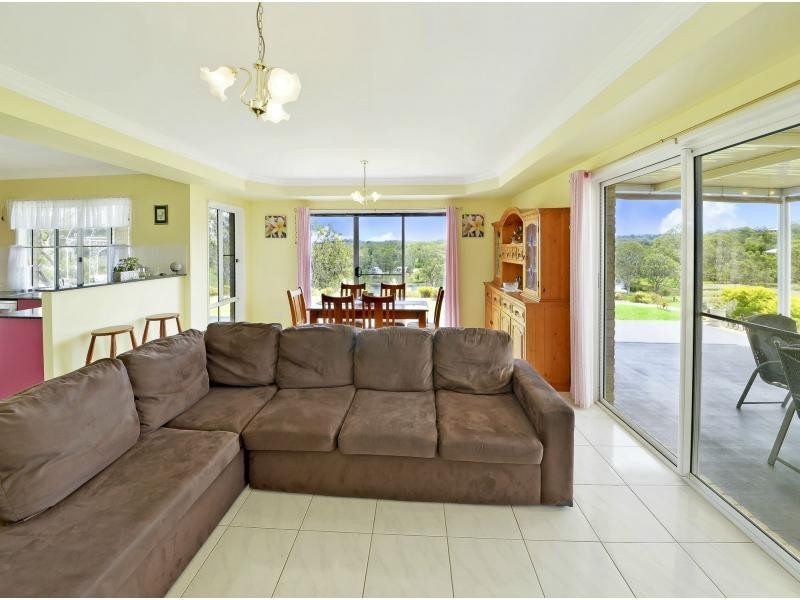 4 Dean Drive, Ocean View QLD 4521