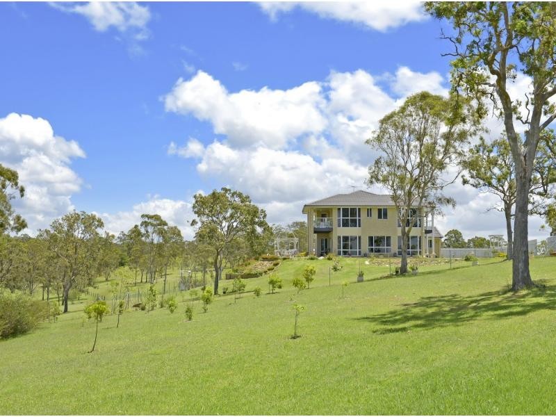 4 Dean Drive, Ocean View QLD 4521