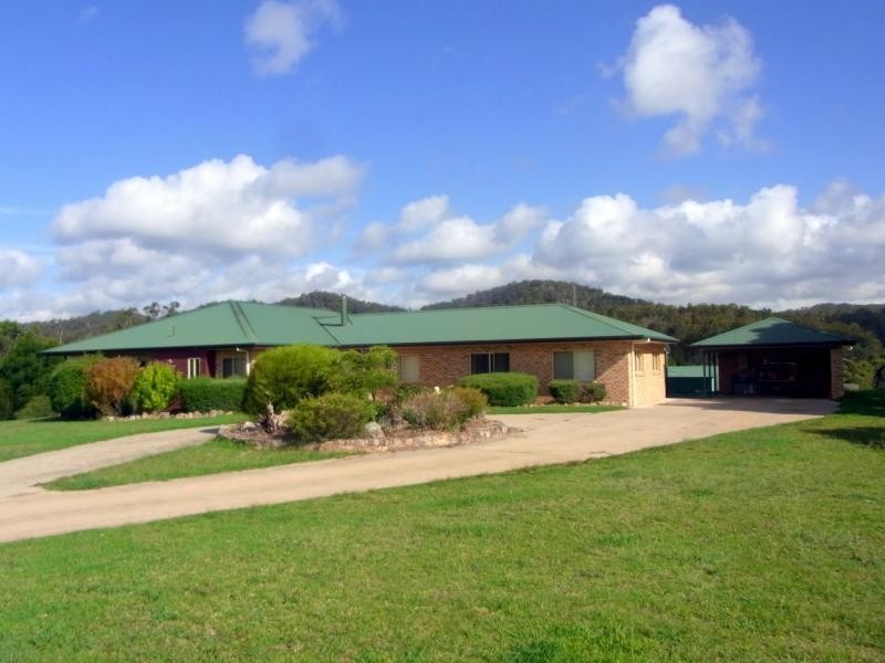 972 Back Creek Road, Lochiel NSW 2549