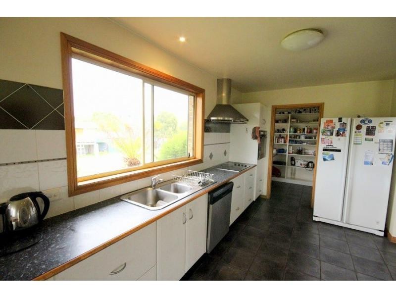 972 Back Creek Road, Lochiel NSW 2549